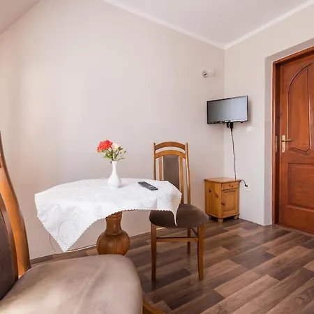 U Borzana ベッド・アンド・ブレックファスト ビャウィ・ドゥナイェツ