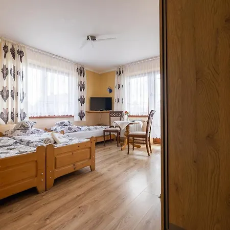 U Borzana ベッド・アンド・ブレックファスト ビャウィ・ドゥナイェツ